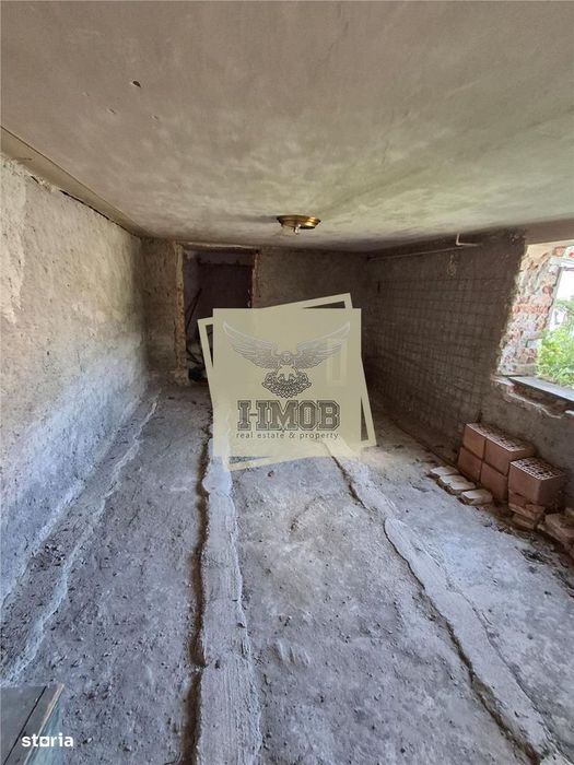 Apartament cu pivnita si curte de 211 mp zona 0
