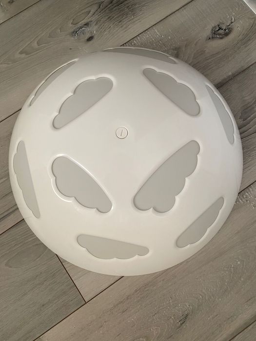 Plafoniera Ikea Skojig cu nori