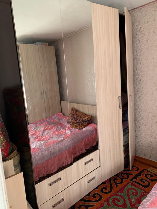 Продам спальный гарнитур