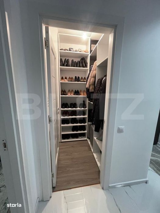 Apartament 3 camere, 2 bai, 64 mp, 2 parcari, intermediar, zona Terra