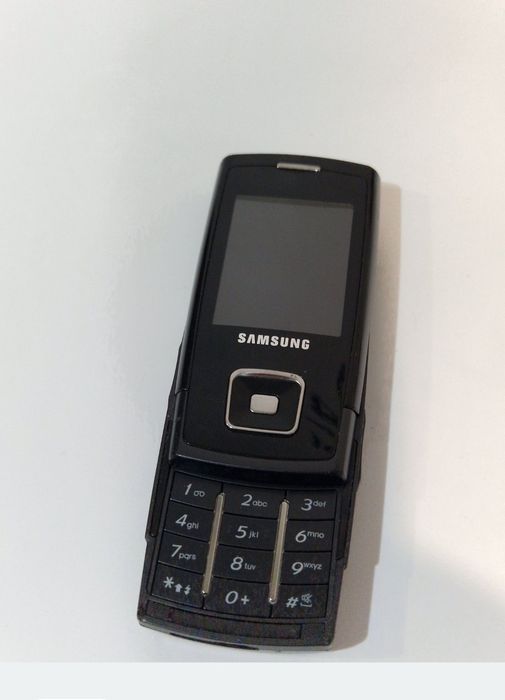 Telefon Samsung SGH  -E900 , lipsa capacul de la baterie