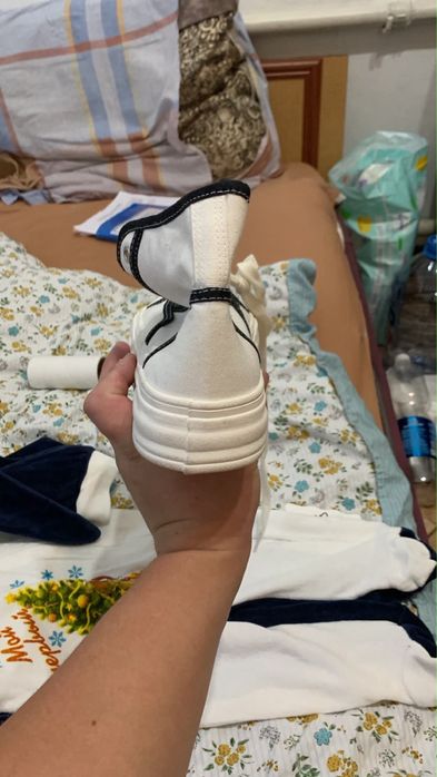Продам 2 женских кед летние!