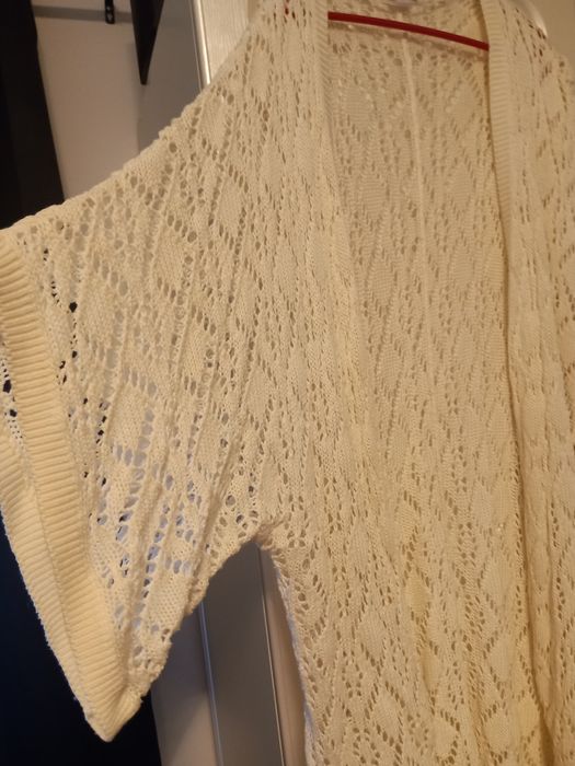 Жилетка в бяло!!