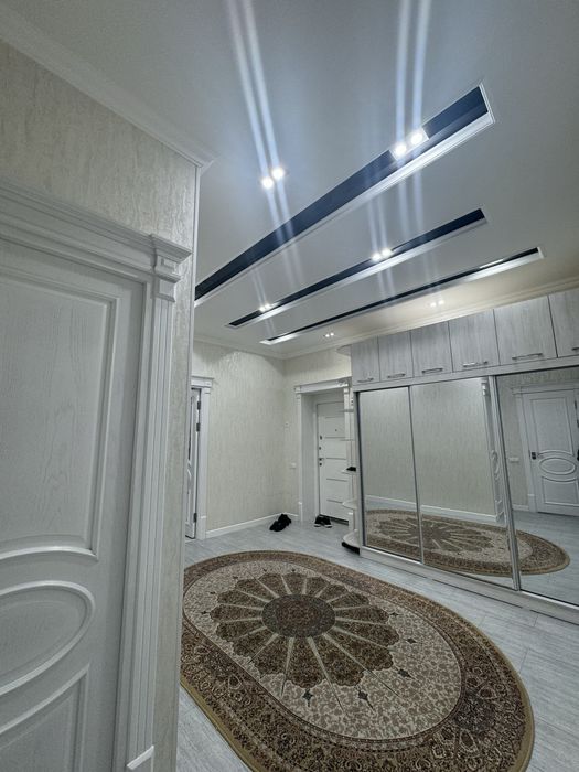 Срочна 100 квадрат  3 ком квартира Вокзалда сотилади.