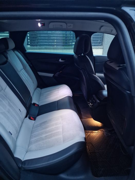 Vând Peugeot 508 RXH Hybrid 4×4 --217.000 km--