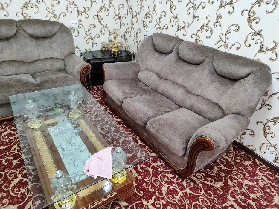 Продаётся диван кресло и журнальный столик