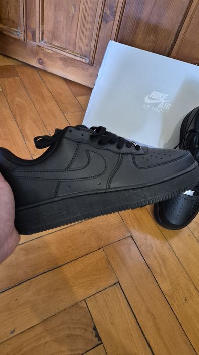 Adidasi nike air force