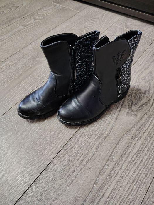 Продам сапожки на девочку