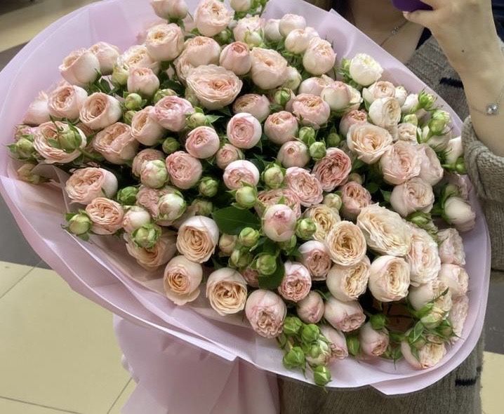 Кустовые розы большой