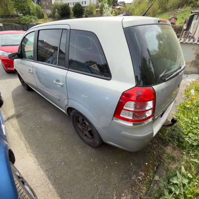 Opel zafira 1.9 cdti