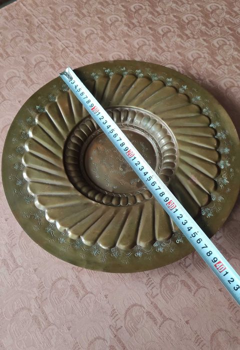 Стари стенни чинии от мед и месинг