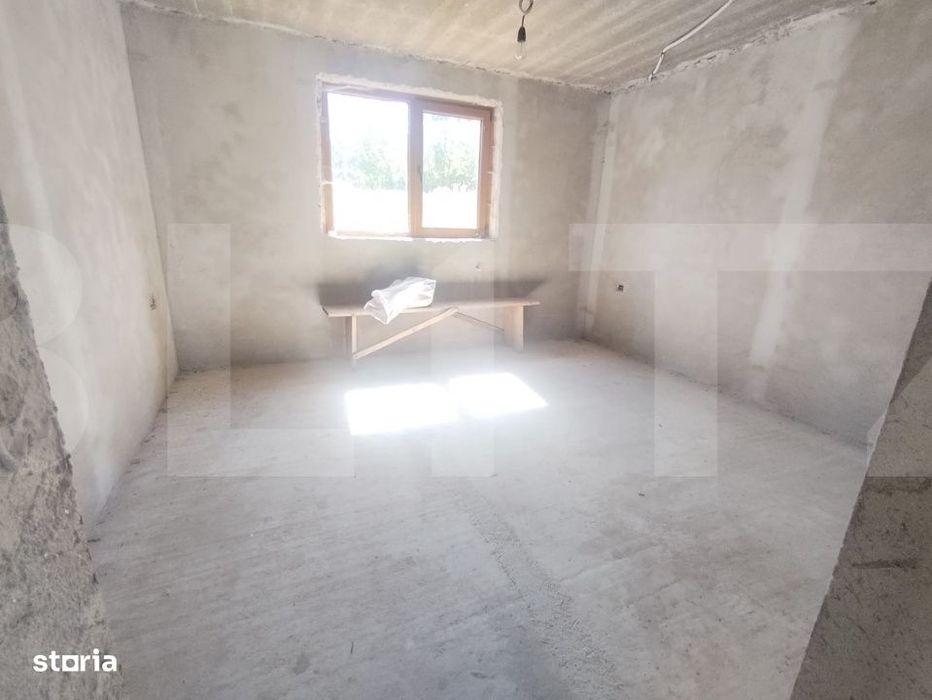 Casa individuala la gri, 160mp+garaj+magazie+ 3500mp teren intravilan,