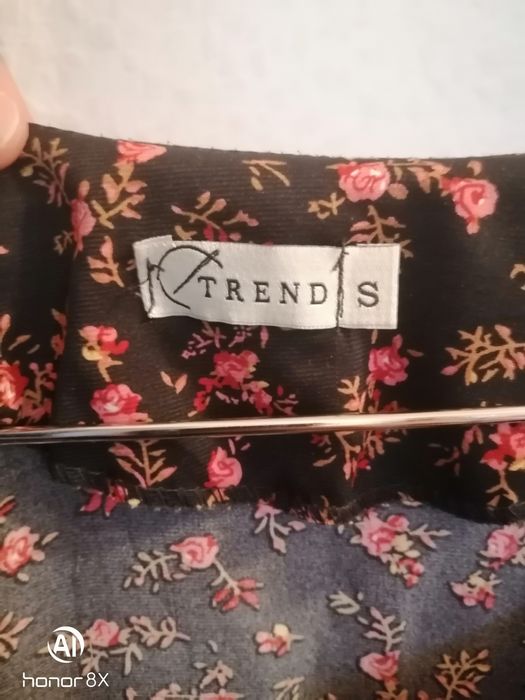 Модная женская платье.