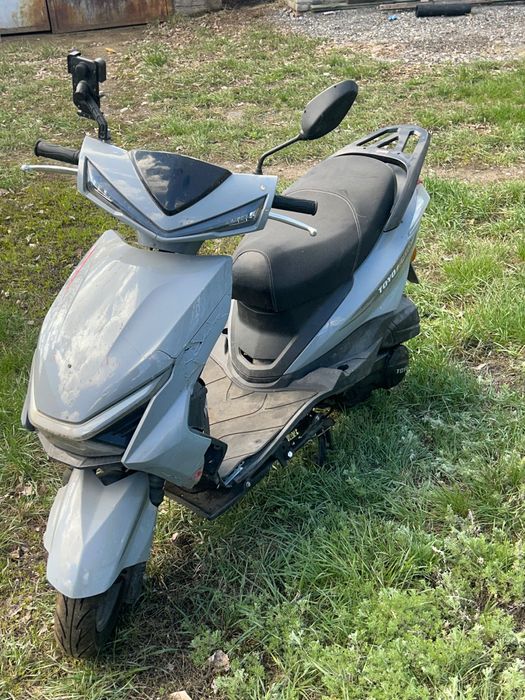 Скутер Toyo 200.