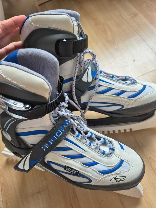 Кънки за лед, чисто нови