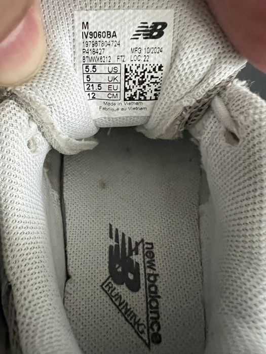 New Balance 9060 21,5 размер Нови