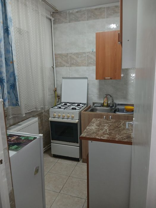 Persoana fizica închiriez garsonieră în Deva zonă piata