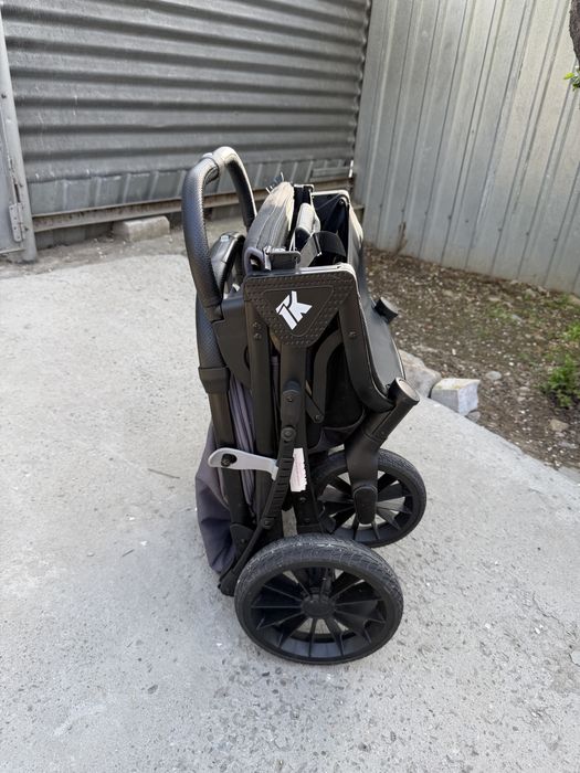 Продается детская прогулочная коляска