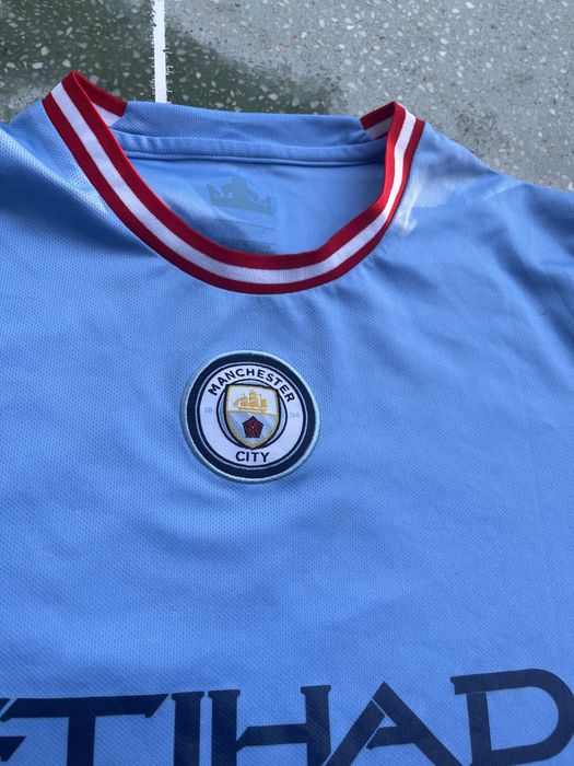 Тениска на Норвежкия нападател на Ман Сити Ерлинг Халанд