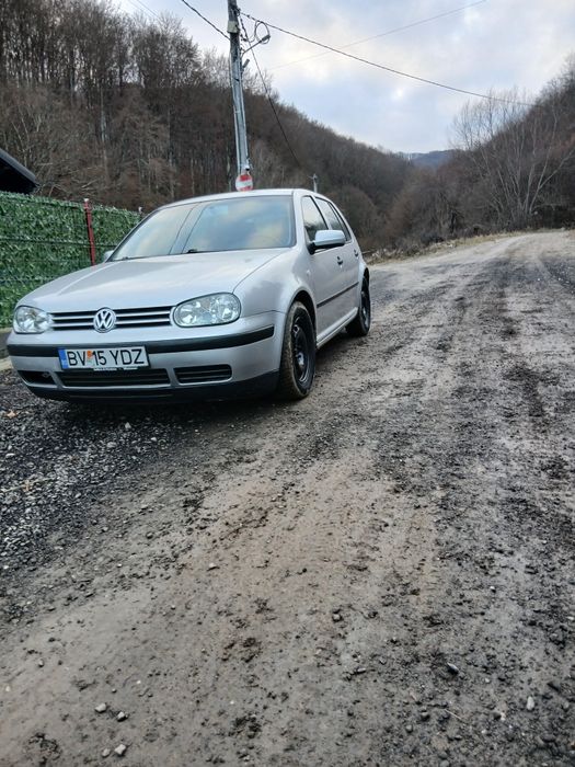Vand Golf 4  16 benzina
