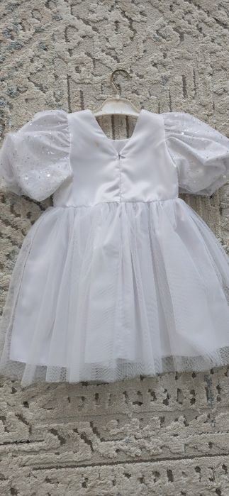 Платье нарядное на