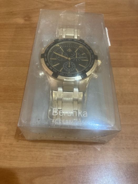 Bershka- Наручные часы