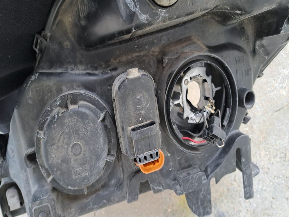 Фарове и халогени valeo