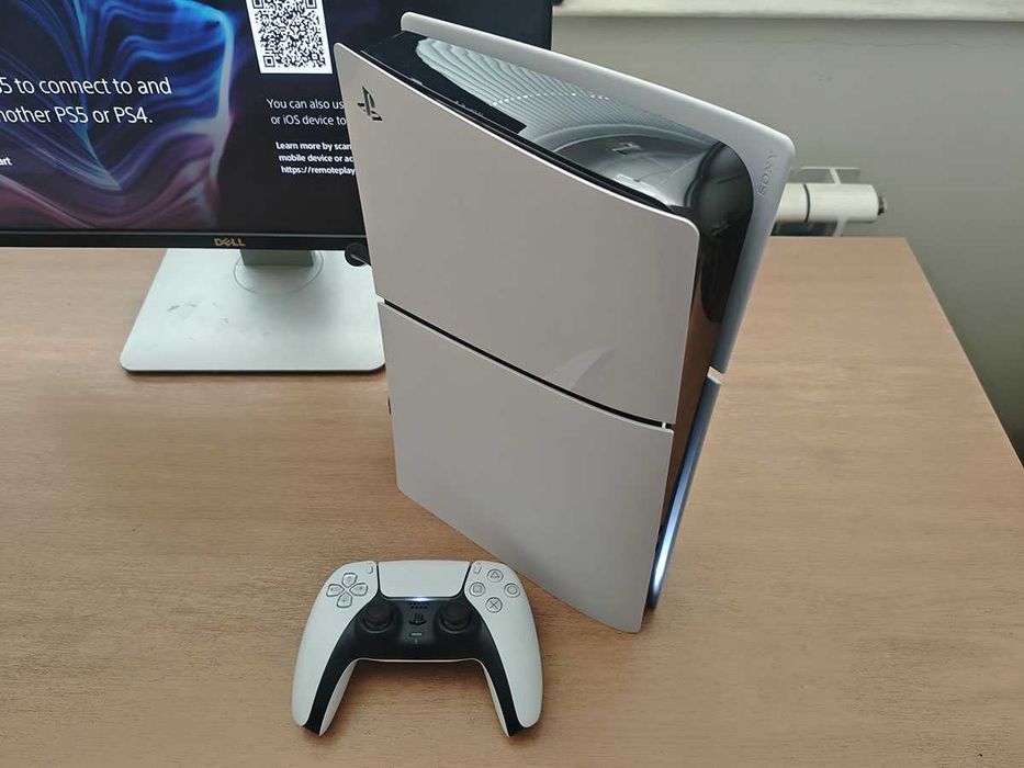 Playstation 5 Slim Disc, със джойстик и кабели, PS5 slim конзола