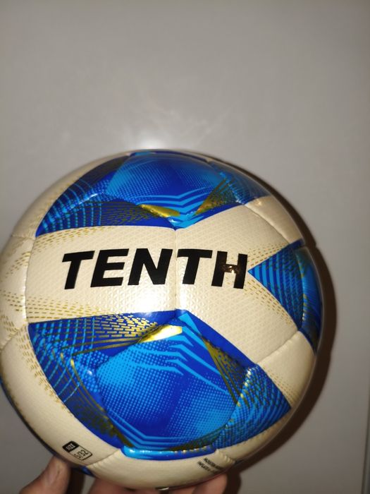 Футбольные и баскетбольные мячи