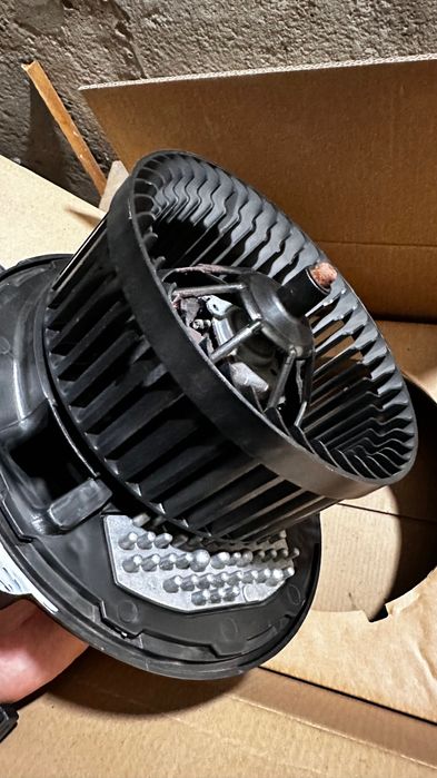 Перка за климатик на автомобил VW марка Valeo