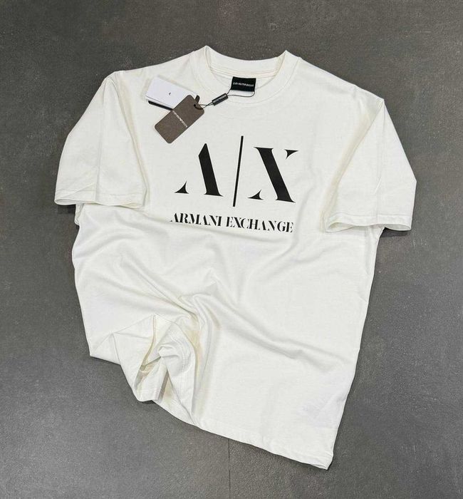 Модерни мъжки тениски ARMANI EXCHANGE – стил, комфорт и перфектна визия за лятото!
