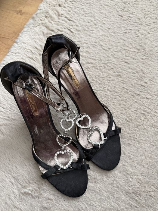 Сатенени сандали с камъни