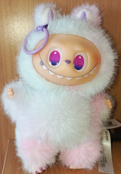 Продается Лабубу брелок