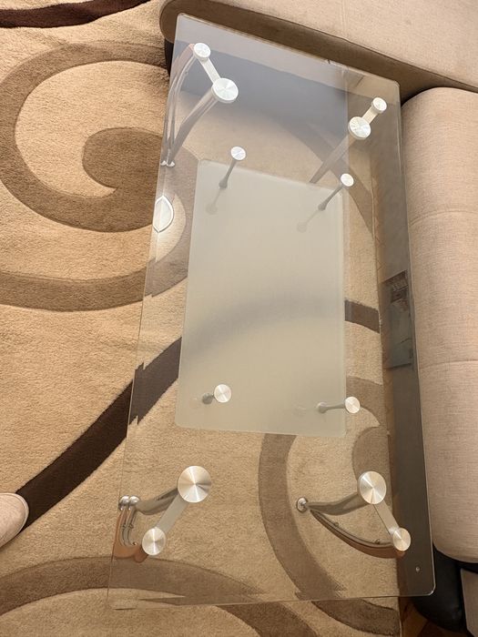 Продавам холна стъклена маса