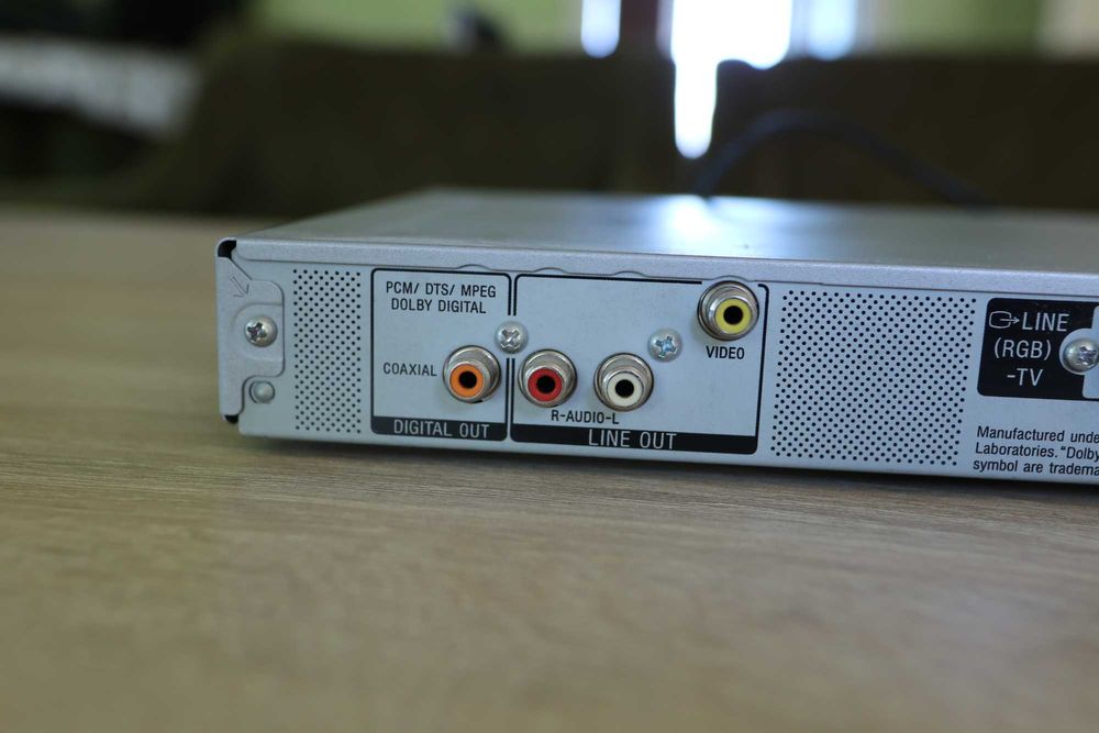 ДВД плеър - Sony