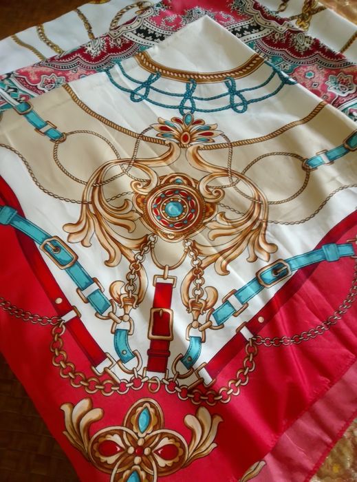 Платки новые 1м на 1 м.