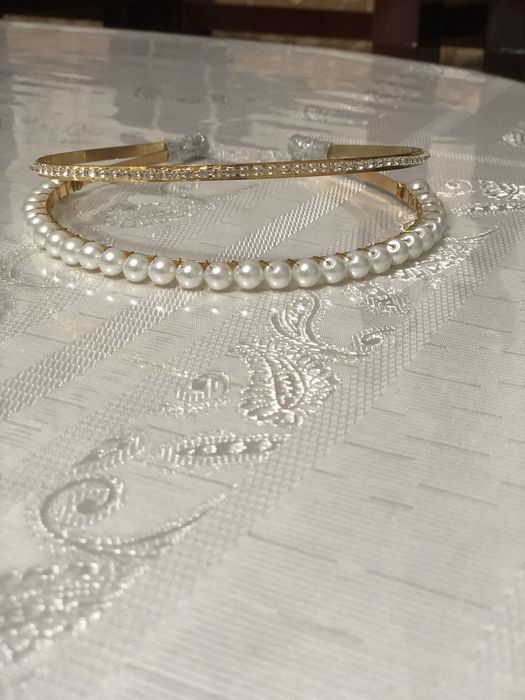 Ободок из жемчуга и стразов
