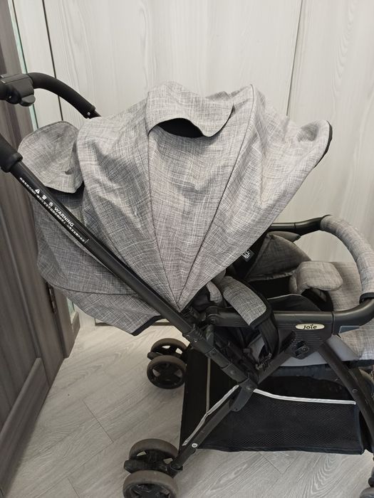 Коляска Joie серая