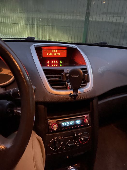 Пежо 207 с единствен собственик за България