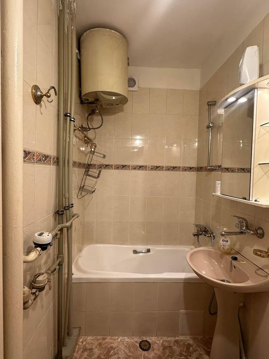 Тристаен апартамент в ж.к. Хиподрума