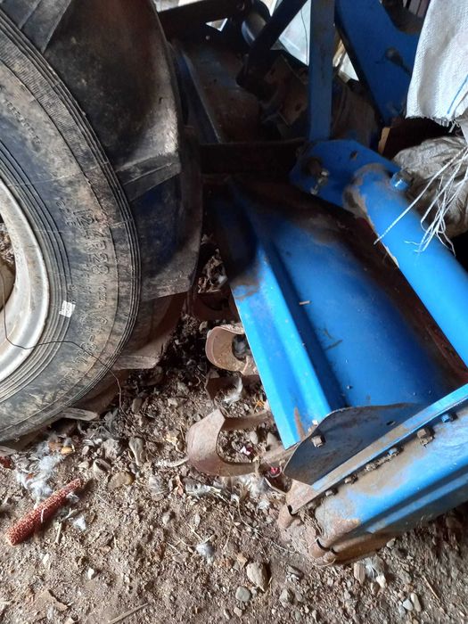 Tractor, freza, caruta