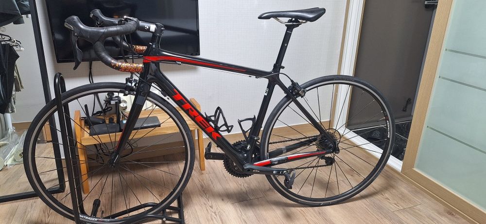 Продам карбоновый шоссейник Trek