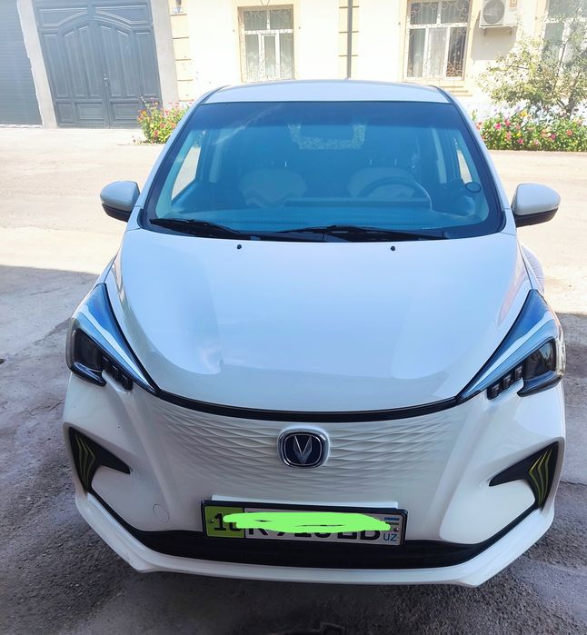 Срочна автомобилим сотилади  Changan  Benben E -Star 4.Холати яхши .У́