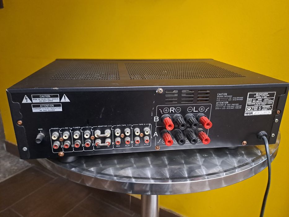 УСИЛВАТЕЛИ .Marantz PM 40. / Pioneer  A 335./ Sony.
