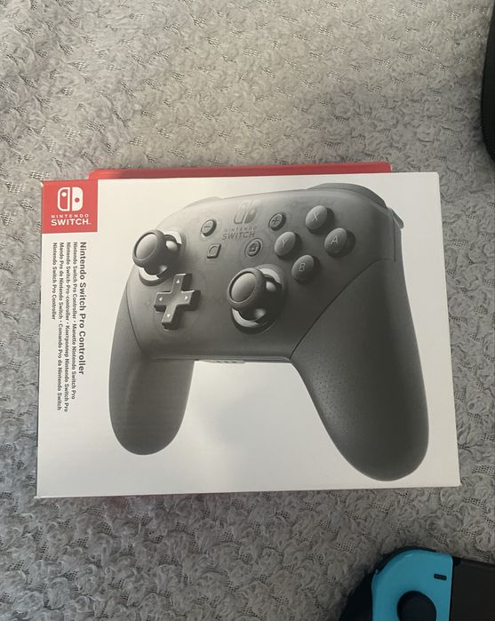 Nintendo Switch + Pro Controler + 5 игри