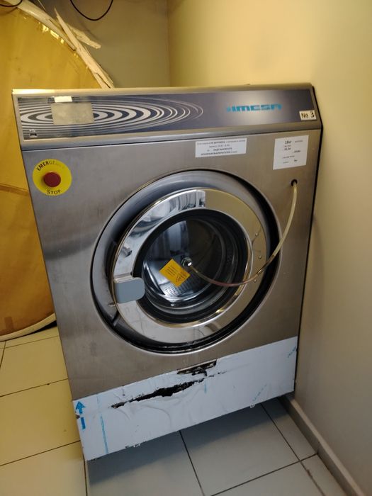 Продам профисиональную стиральную машину