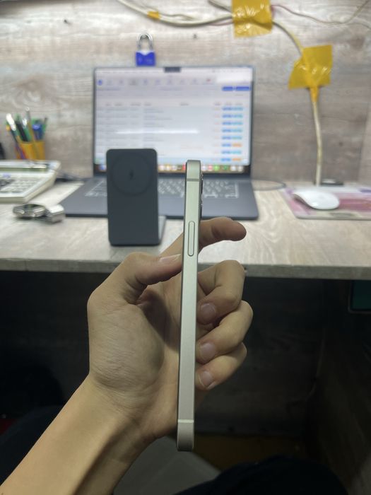 Продам Айфон 12