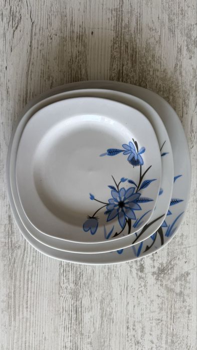 Порселанов сервиз чинийки