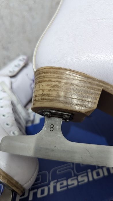 Продам коньки детские