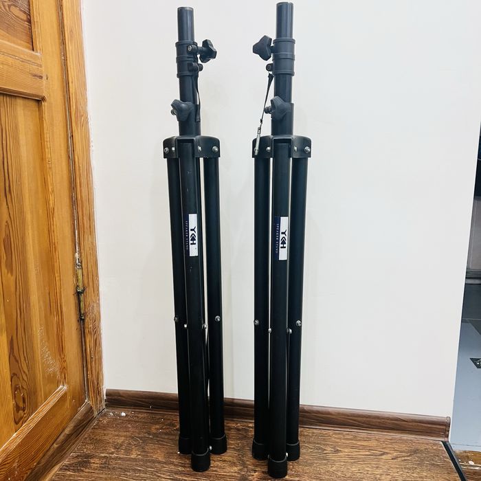 Стойки для акустических колонок